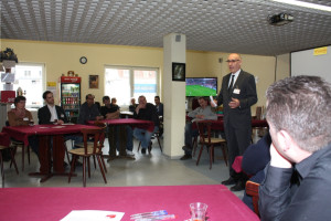 Diskussionsrunde im Türkischen Café